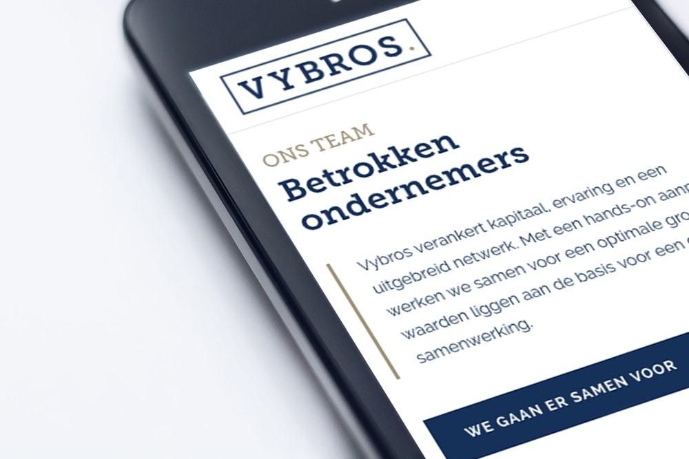 Website laten ontwerpen door grafisch bureau voor Vybros